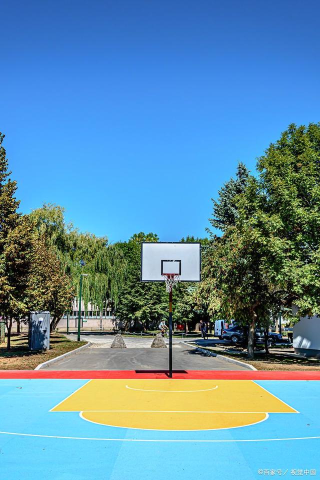 详细阅读:标准篮球场地(标准篮球场地面用什么材料) 标准篮球场地(标准篮球场地面用什么材料)